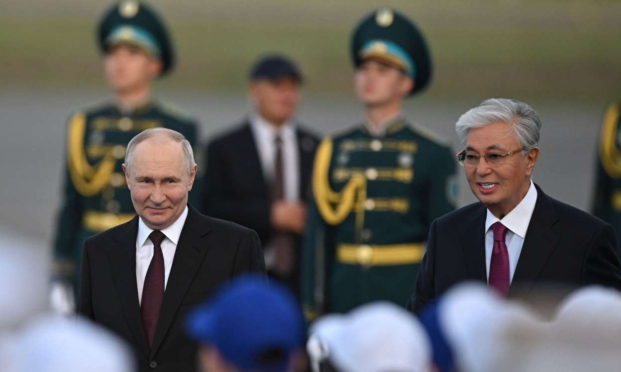 Putinin Qazaxıstanda qarşılanma səhnəsi: Bu onun qorxu sindromudur?  - FOTO