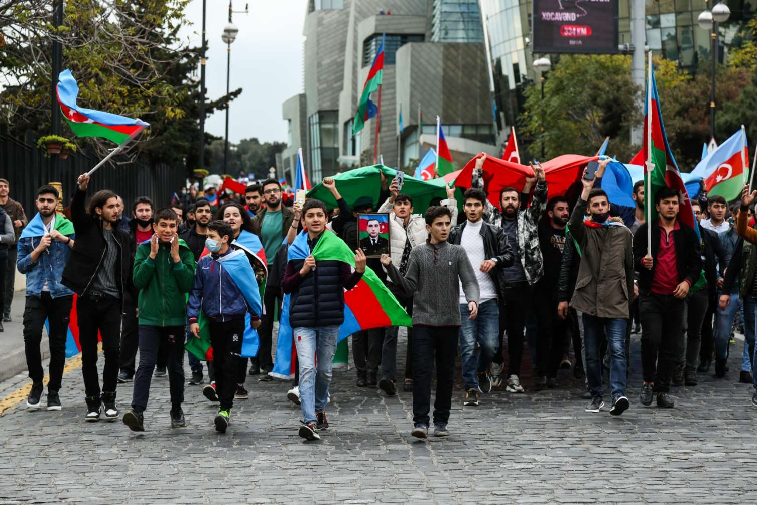 Bakı sakinləri qələbə sevinci ilə küçələrdə  FOTOLAR