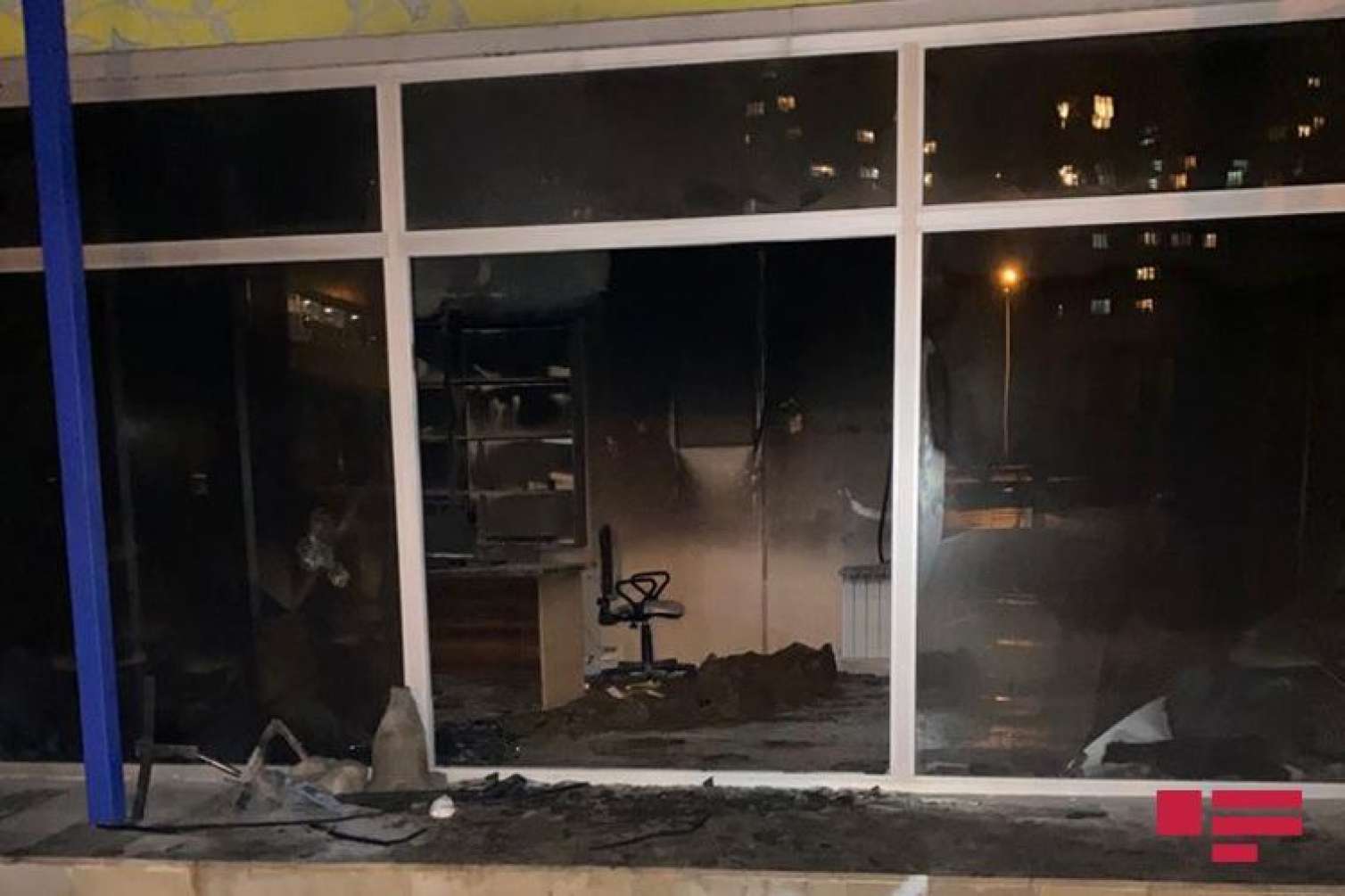 Bakıda bankda yanğın -  FOTOLAR