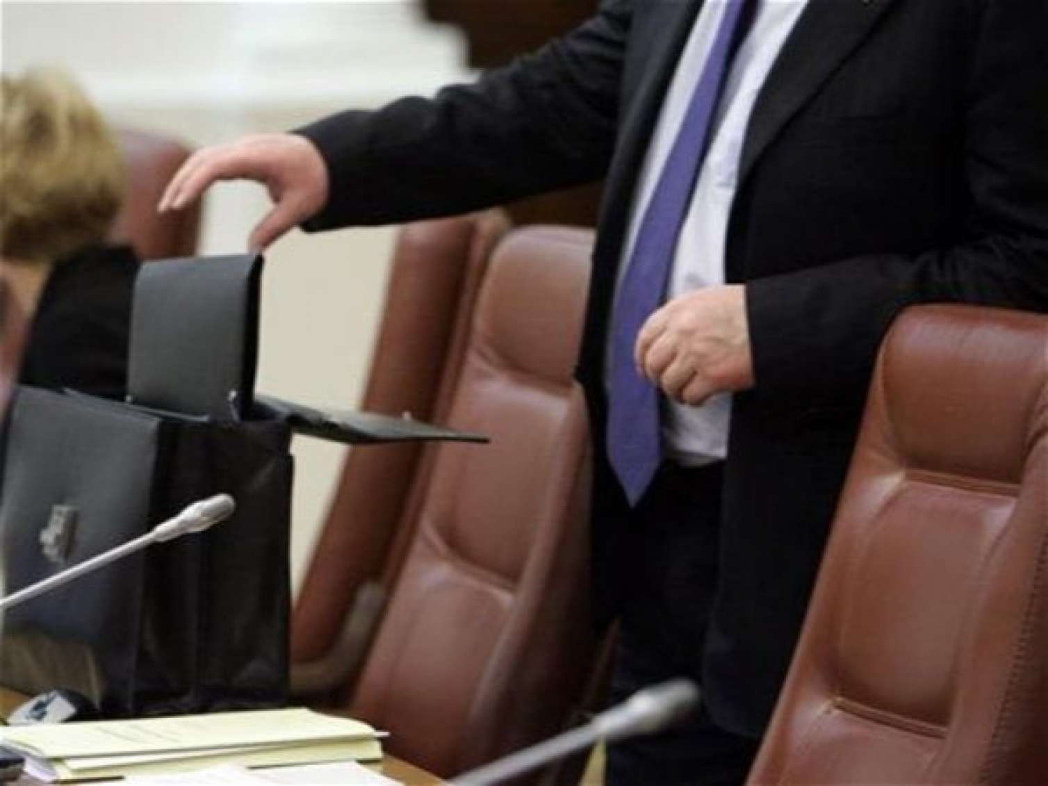Onlar vəzifəsiz qaldı - Sabiq deputatın oğlu, prorektorun qardaşı... 