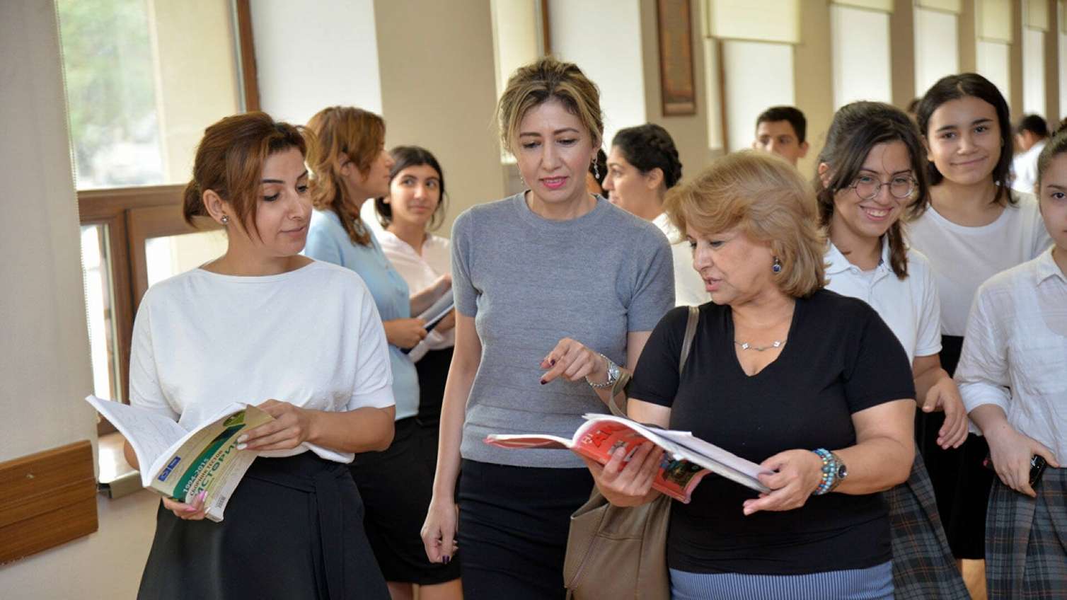 Bakıda müəllimlərin orta aylıq maaşı açıqlandı 