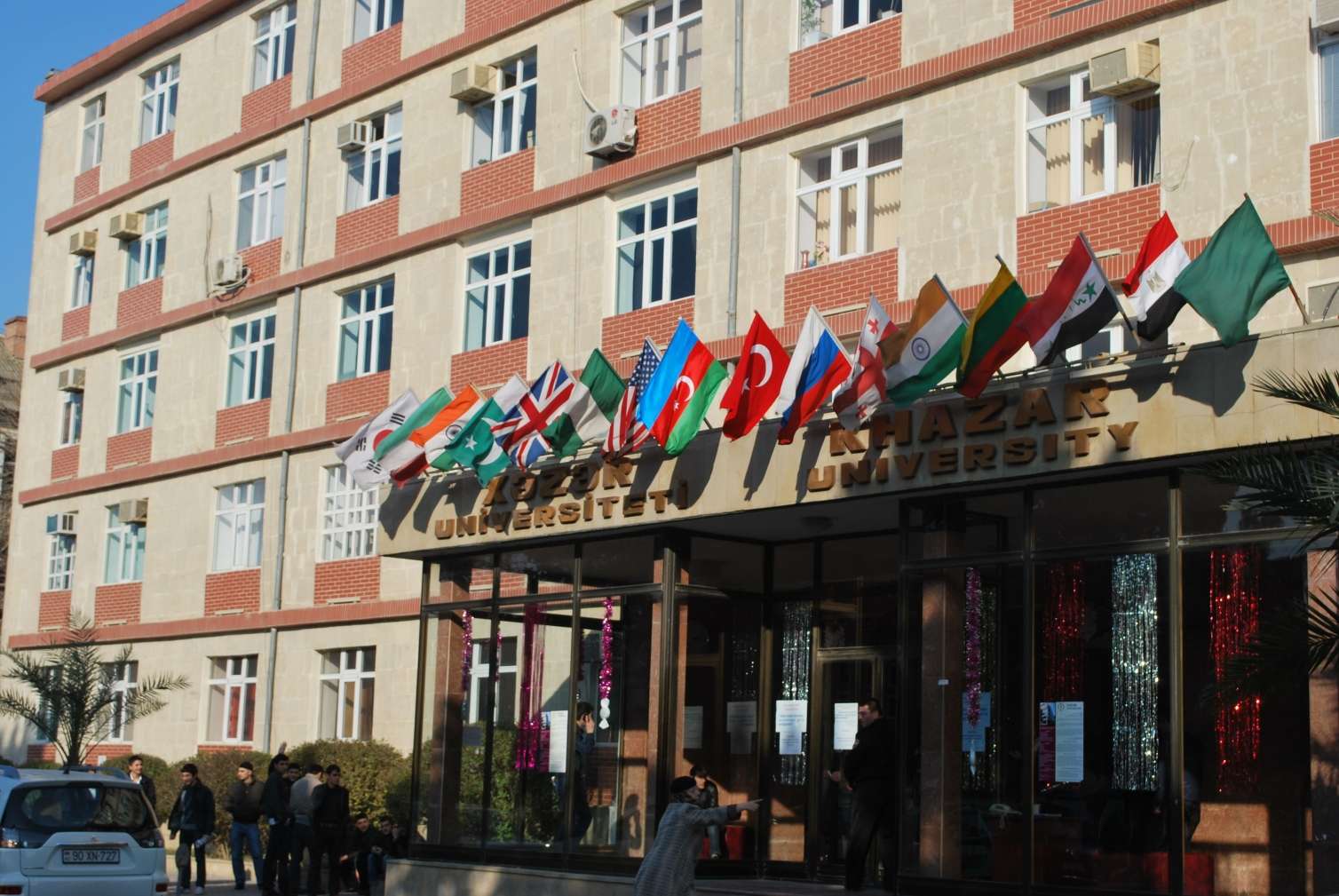 Fərid universitetə bıçaqla gəlib: Hadisənin təfərrüatı bilindi - Video 