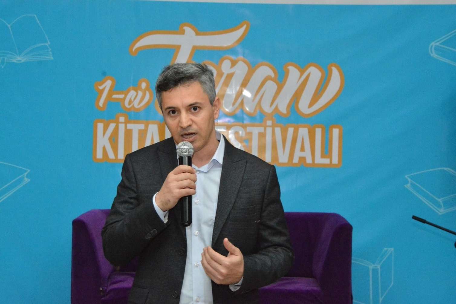 Aqşin Yeniseyin romanı Türkiyədə çap olunacaq -  FOTO
