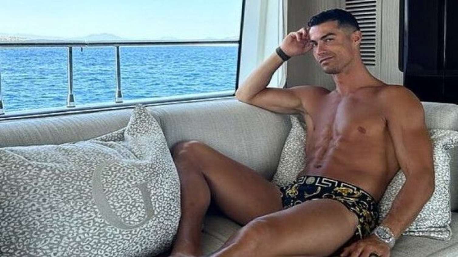 Ronaldonun qara dırnaq boyasının sirri açıldı -  FOTO
