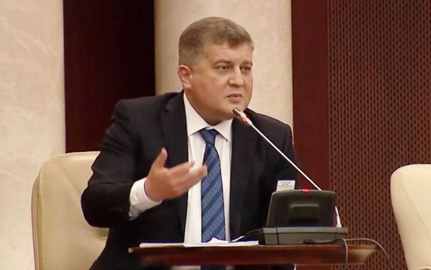 Erkin Qədirli: "Dilçilərlə hüquqşunasların mübahisəsi əbədidir" -  VİDEO