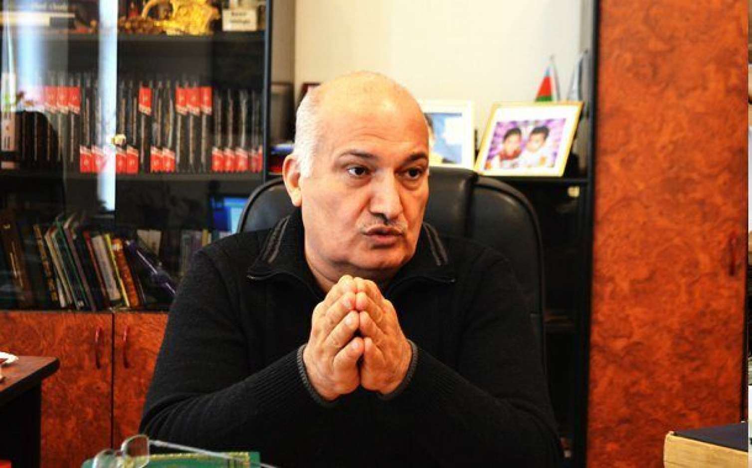 Sərdar Cəlaloğlu namizədliyini geri götürdü 