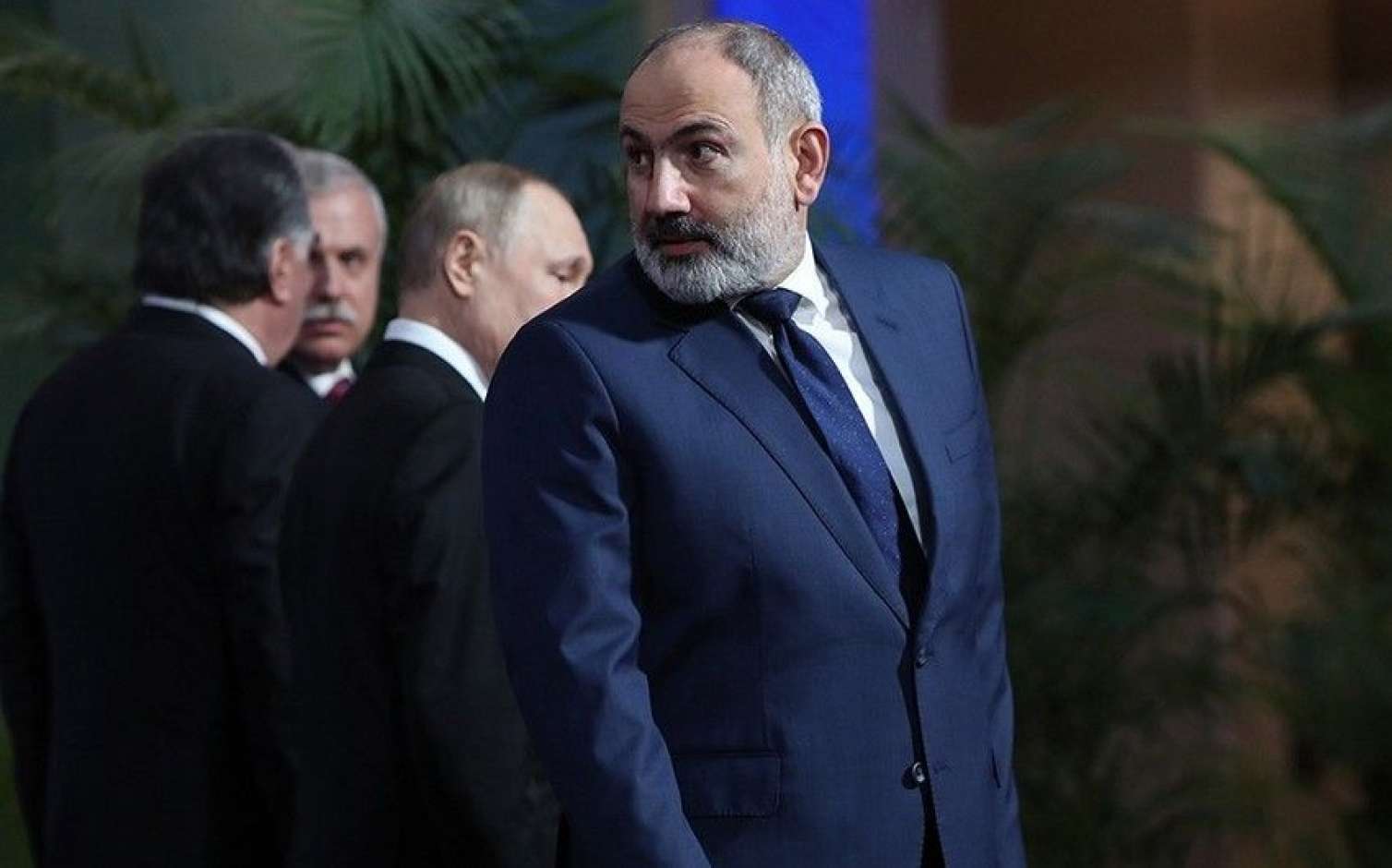 Paşinyan: Sovet dövrü sərhədlərindən imtina mümkün deyil 