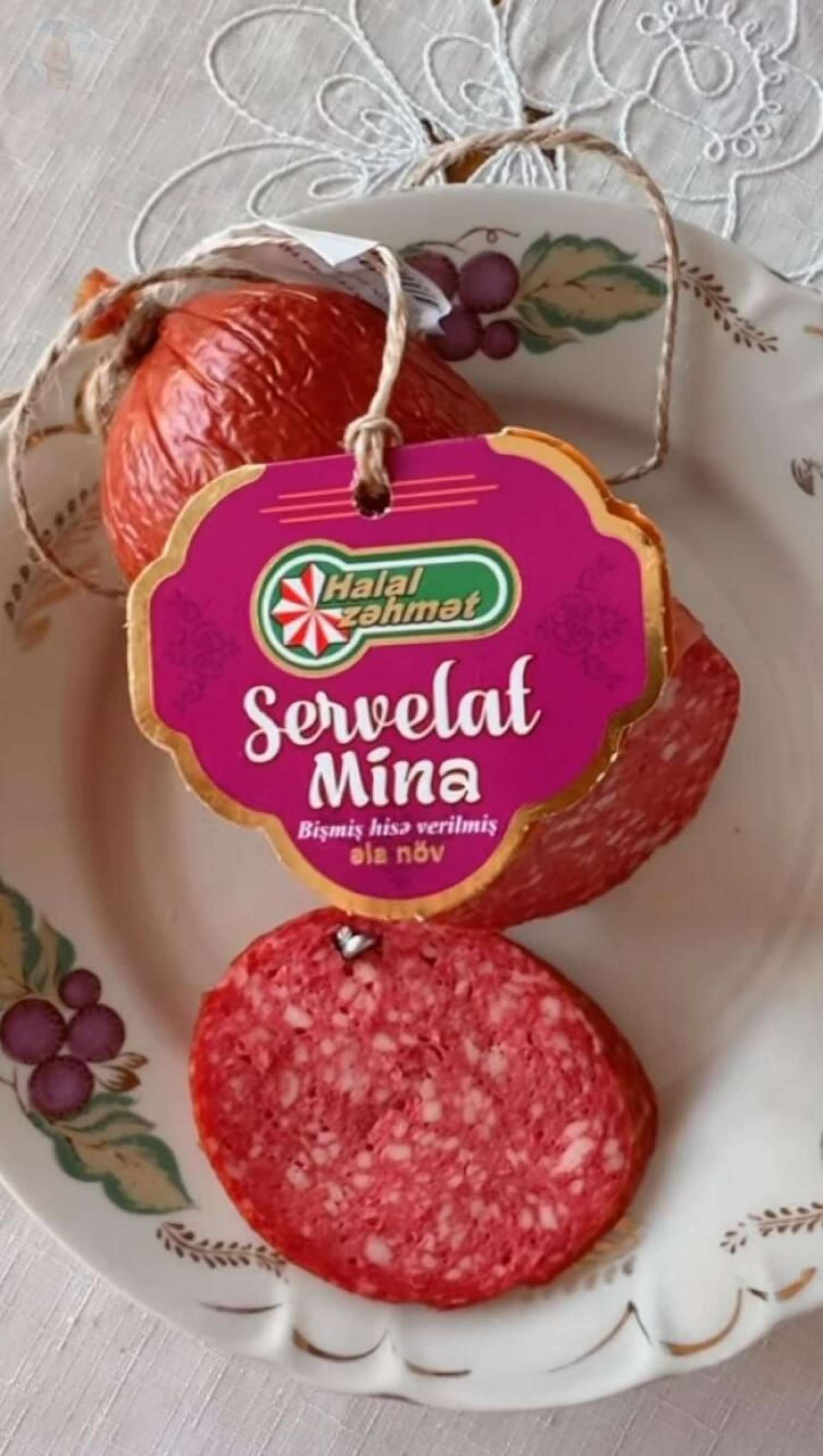 Yenə kolbasadan dəmir çıxdı - Bu dəfə "Halal Zəhmət"dən - FOTO