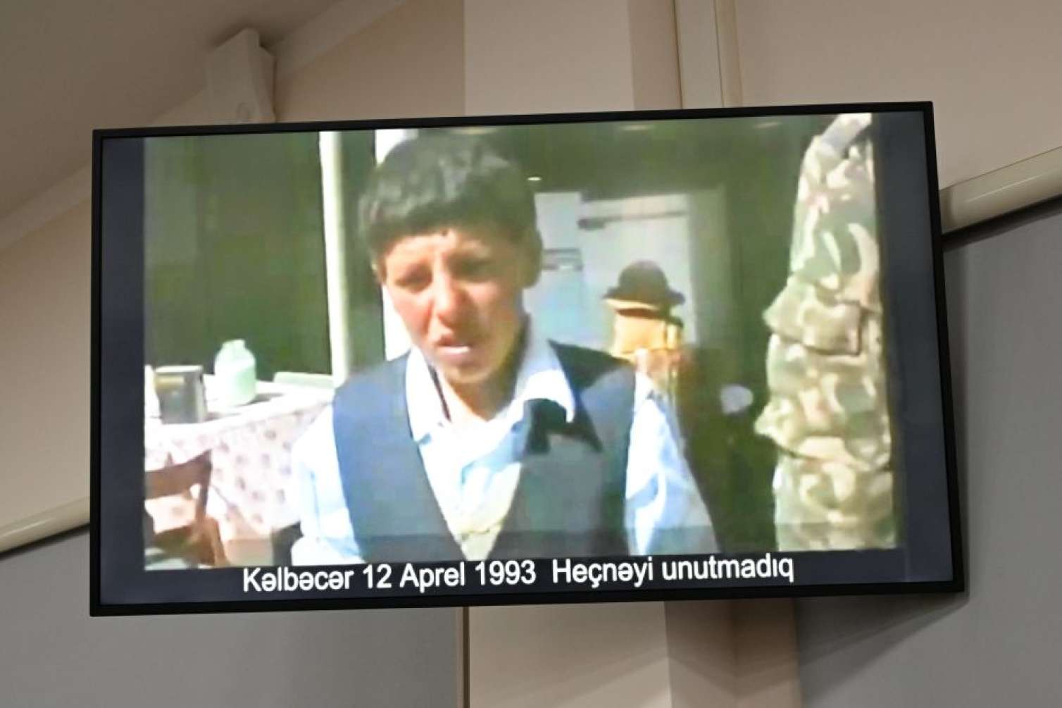 Arayikgil məhkəmədə 1993-cü ilin videosuna baxdılar - FOTOLAR 
