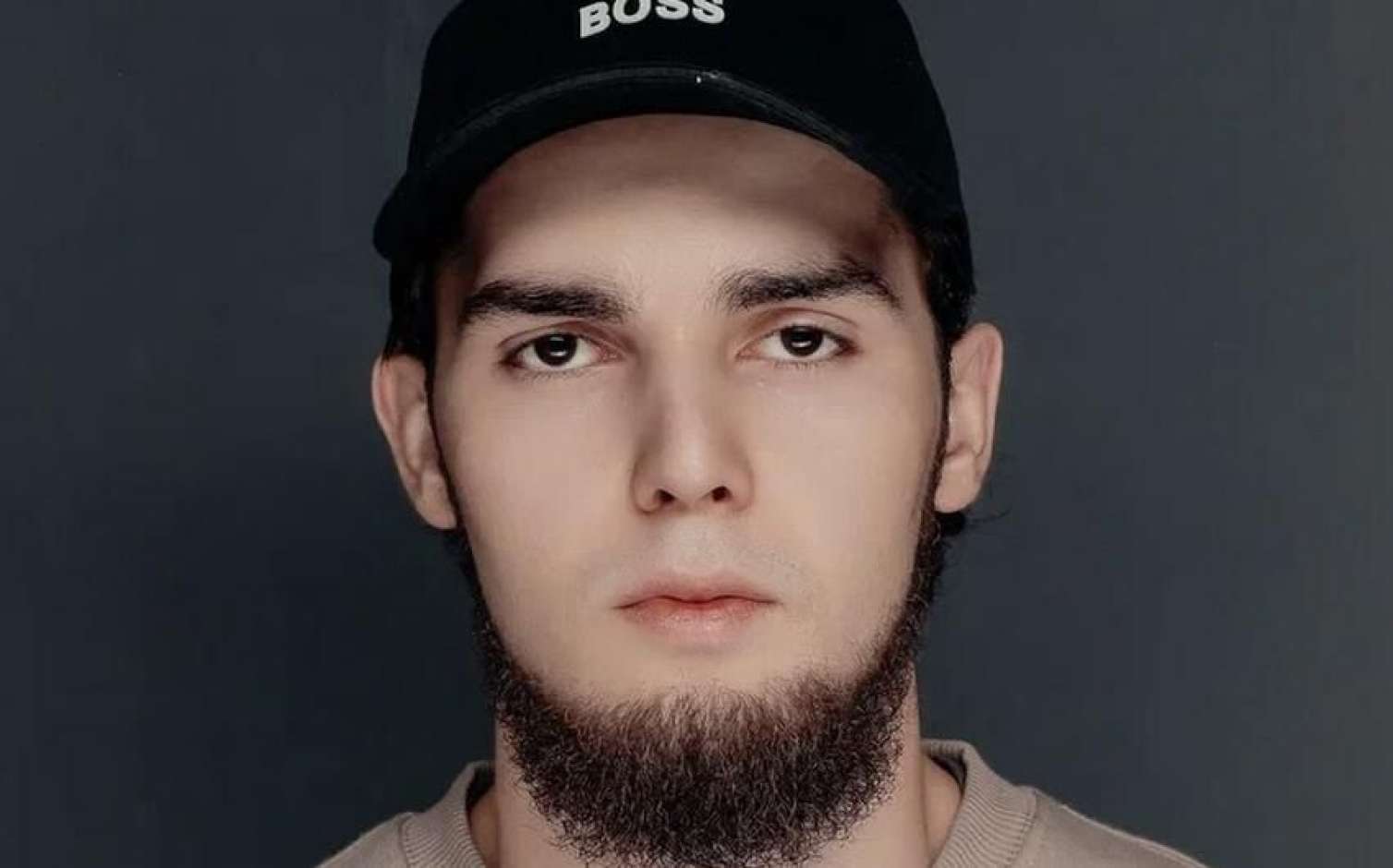 Tanınmış blogerə hökm oxundu 