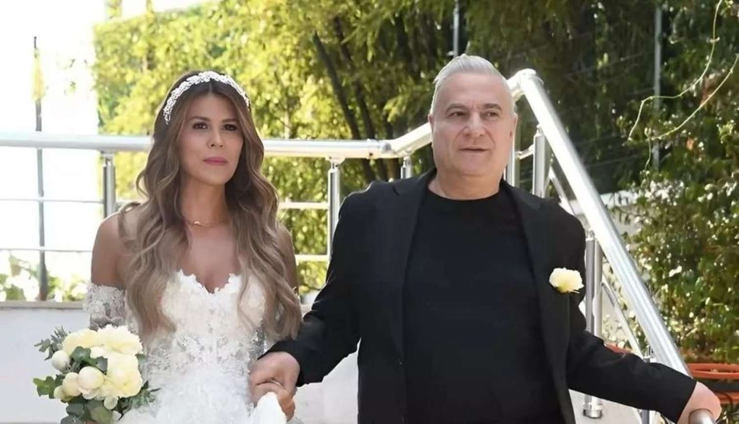 Məşhur şoumen özündən 42 yaş kiçik arvadına, görün, nə hədiyyə aldı... - FOTO 