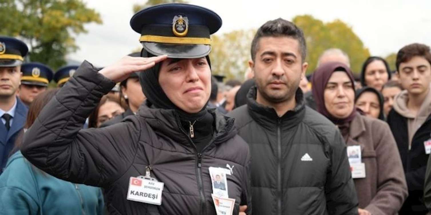 Türkiyə şəhidlərini torpağa tapşırdı... − FOTO 