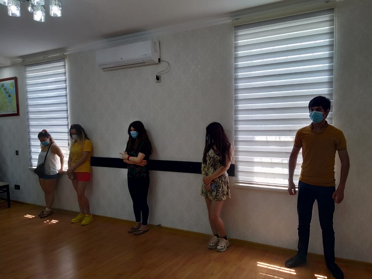 Nabranda karantin günü diskoteka edənlər tutuldu - FOTO Nabranda karantin günü diskoteka edənlər tutuldu - FOTO