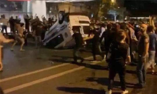 Gecə Bakıda təxribat edənlər tutuldu - 7 polis yaralanıb