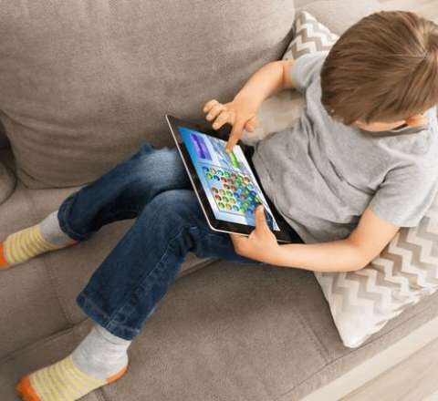 Azərbaycanda bu yaşda uşaqlara sosial şəbəkə qadağan ediləcək 