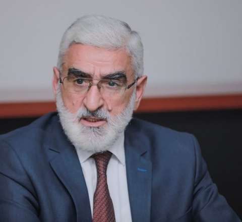 Bir ömrə sığmayan ağrılar: Mirmahmud Mirəlioğlunun ailə faciələri 