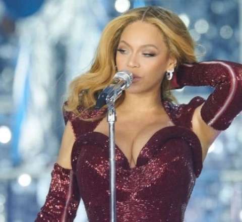 Beyonse ilk "Emmi" mükafatını qazandı 