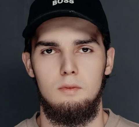 Tanınmış blogerə hökm oxundu 