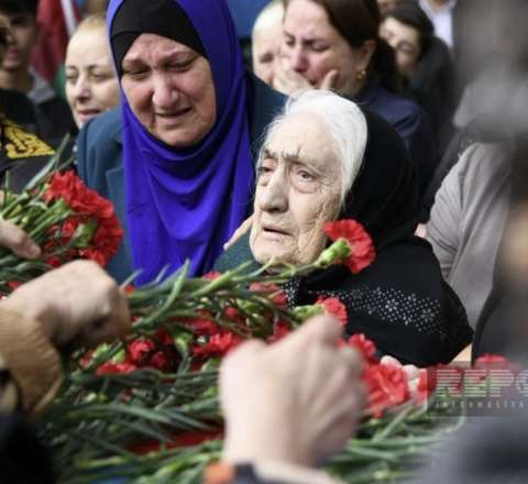 İtkin şəhidlərimizlə vida mərasimi - FOTOLAR 
