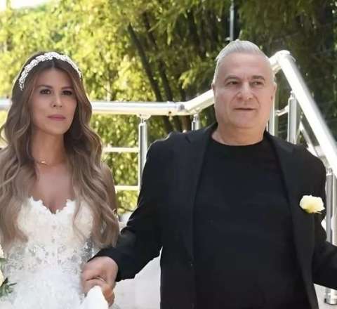 Məşhur şoumen özündən 42 yaş kiçik arvadına, görün, nə hədiyyə aldı... - FOTO 