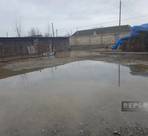 Kürdəmirdə su kəməri partladı - Rayon mərkəzi və kəndlər susuz qaldı 