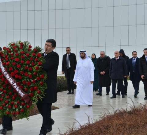 Ərəb Parlamentinin prezidenti Fəxri xiyabanı və Zəfər parkını ziyarət etdi - FOTOLAR 