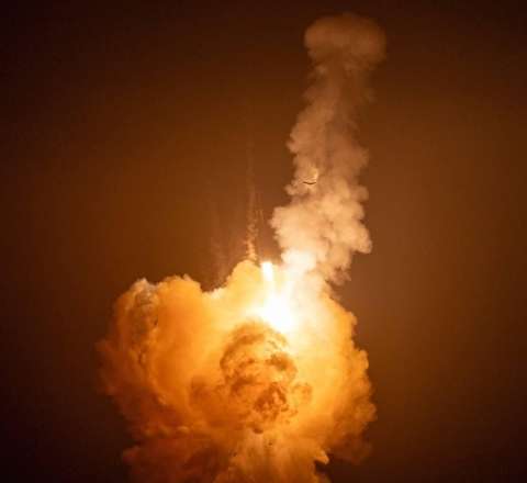 İran BƏƏ-də ABŞ bazasına zərbə endirdi 