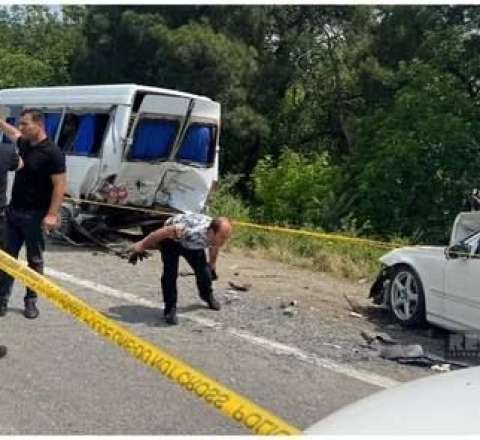 Məktəbliləri daşıyan avtobus  QƏZAYA DÜŞDÜ