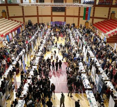 Bakıdakı növbəti yarmarkada 1000-dən çox vakansiya təqdim olunub -  Fotolar