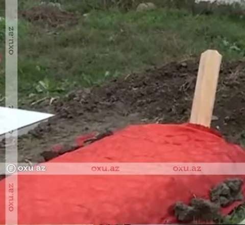 Məktəbdə yıxılaraq həyatını itirən şagird Salyanda dəfn olundu -  FOTO