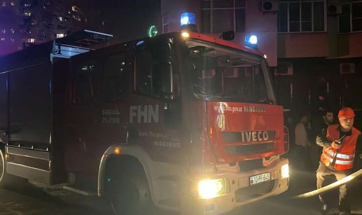 Bakıda daha bir çoxmərtəbəli binada YANĞIN − Sakinlər təxliyə edildi 