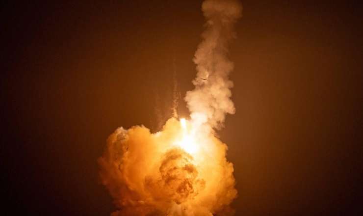 İran BƏƏ-də ABŞ bazasına zərbə endirdi 