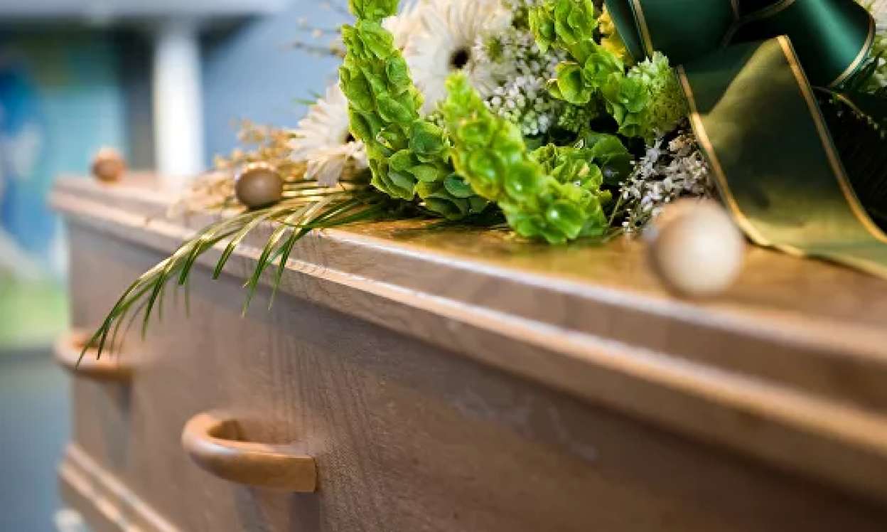 Tabutu qadınlar daşıdı - Kişilərə icazə vermədilər - VİDEO