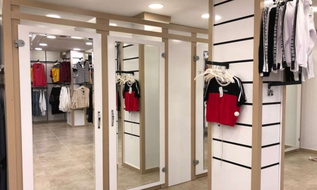 Məşhur ticarət mərkəzi BAĞLANIR? - VİDEO