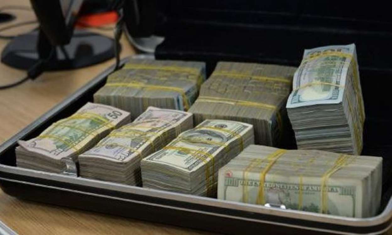 Qadın məmur 2 milyon dolları mənimsəmək üçün özünü qaçırtdı - FOTO