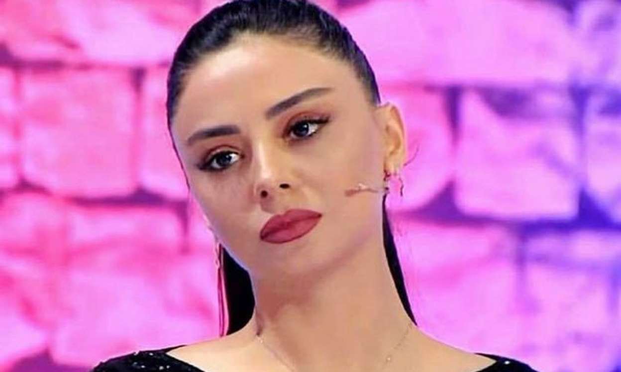 Vüsalədən paylaşım: İkiniz də məni tək qoydunuz - FOTO