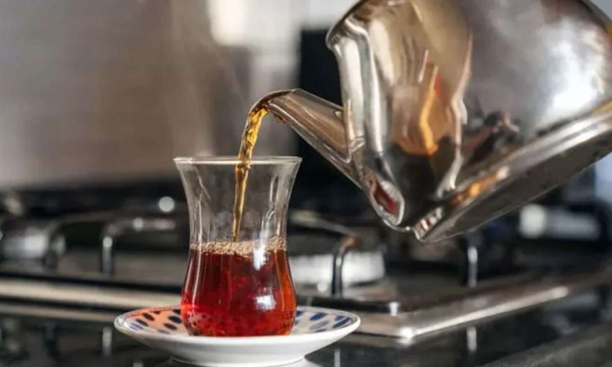 Gün ərzində neçə fincan çay içmək olar? 