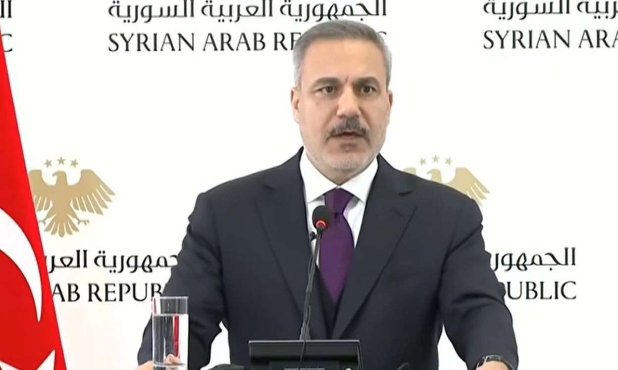 Hakan Fidanın sözünü kəsdilər, mətbuat konfransı yarımçıq dayandırıldı - VİDEO 