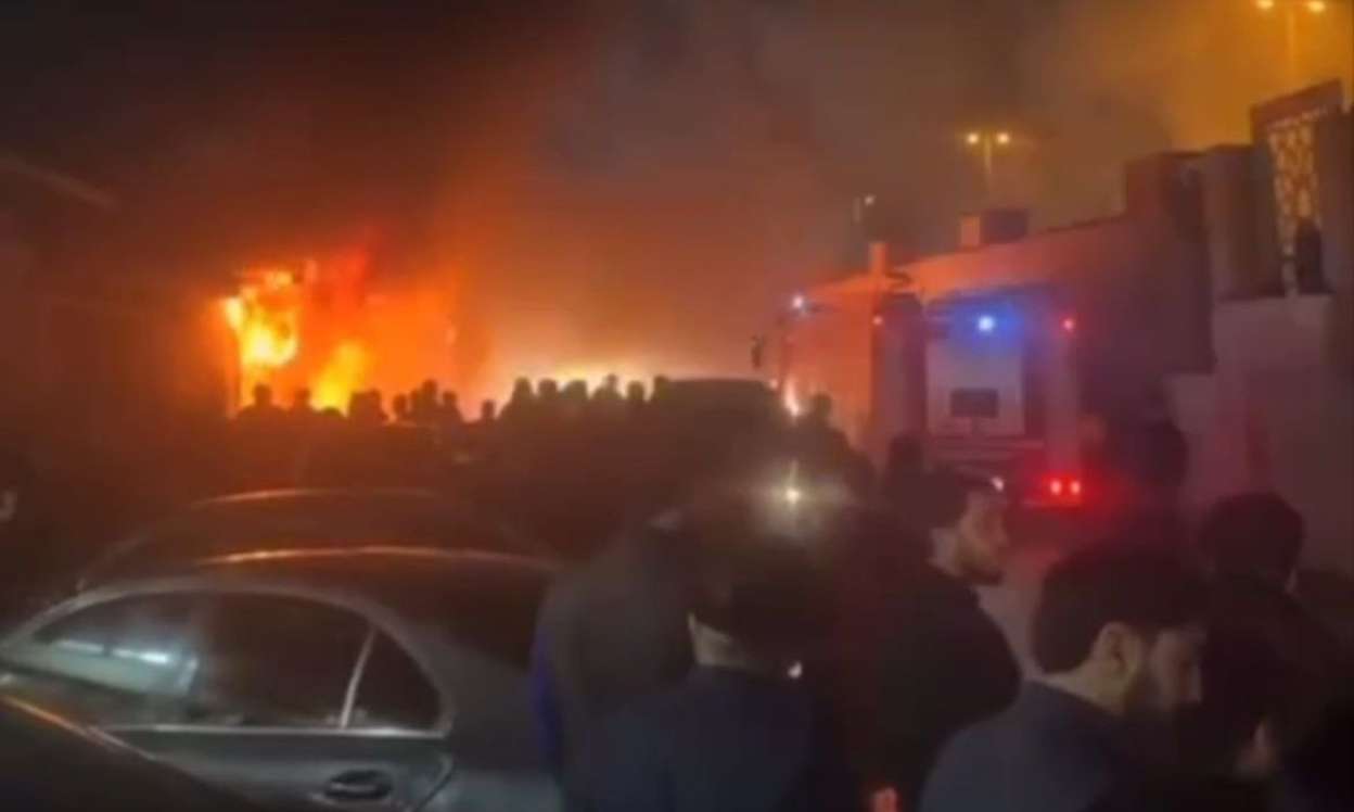 Bakıda dəhşətli yanğın: Restorana od vurub, qapıları kilidlədi... - VİDEO 