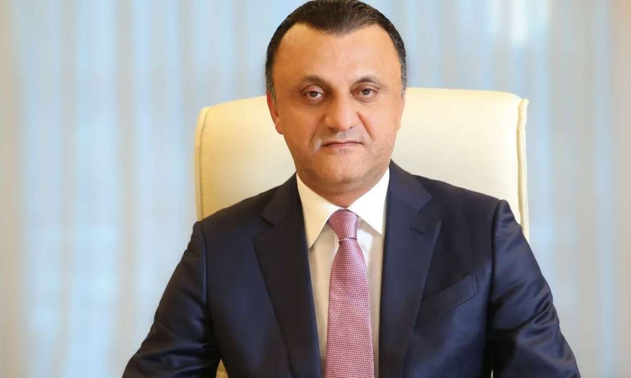 Vüqar Qurbanovun 300 minlik avtomobili: Nömrəsi... - Foto 