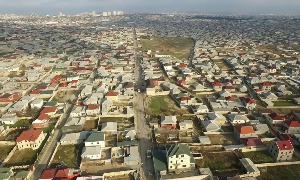 1 milyona yaxın sənədsiz əmlak: Hansı dövlət qurumları bələdiyyələrə problem yaradır? 