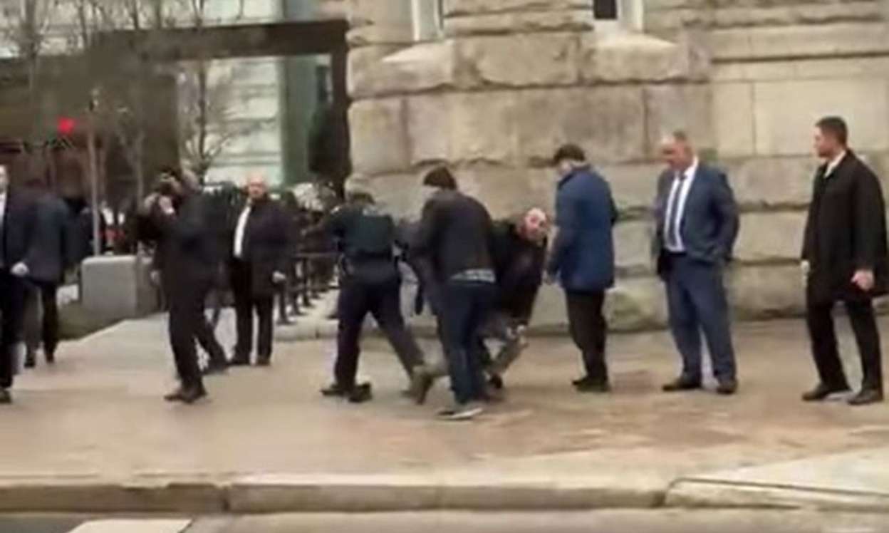 Prezident mühafizəçiləri onları niyə və necə döydü? - VİDEO 