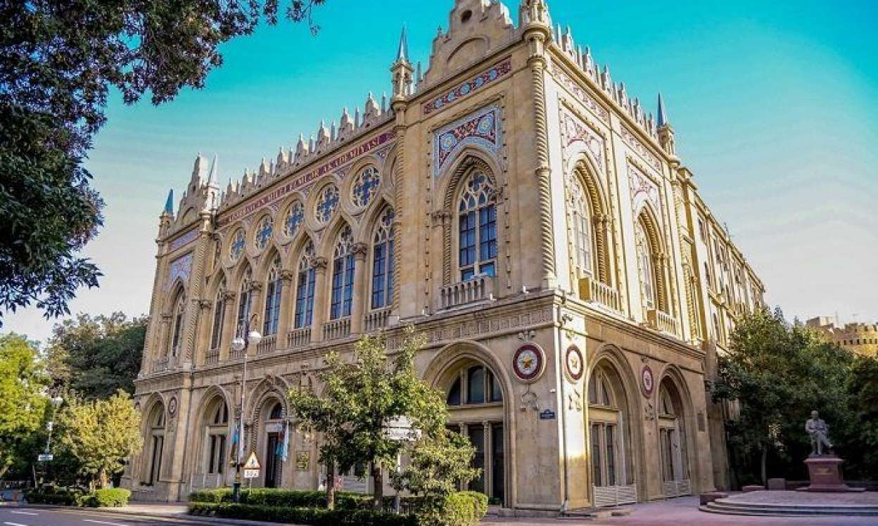 Bakıda bu qurumların iş saatı DƏYİŞDİRİLİR:  Payızdan yeni iş rejimi