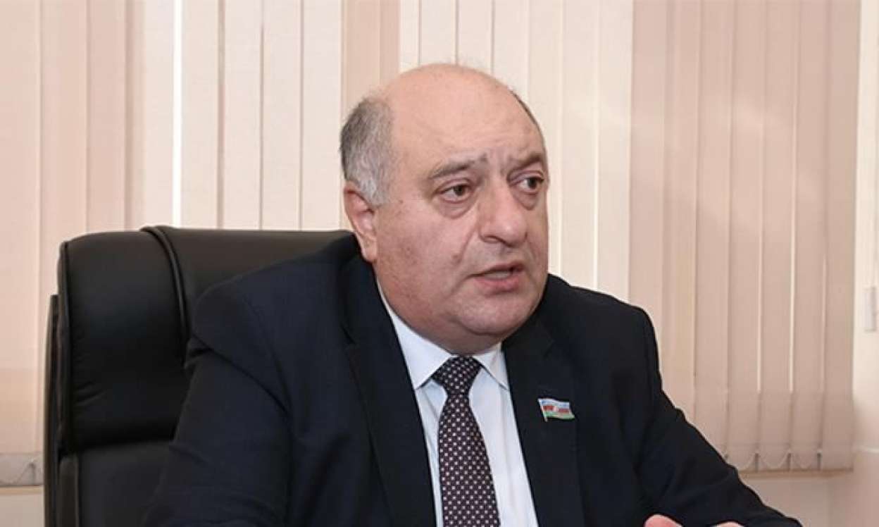 “İKT bilməyən kitabxanaçını işdən çıxarmaq düz deyil” -  Deputatdan ETİRAZ