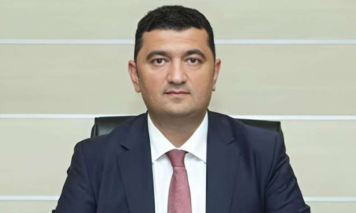 “Green Card” uddu, Yeni Klinikadakı vəzifəsindən getdi 