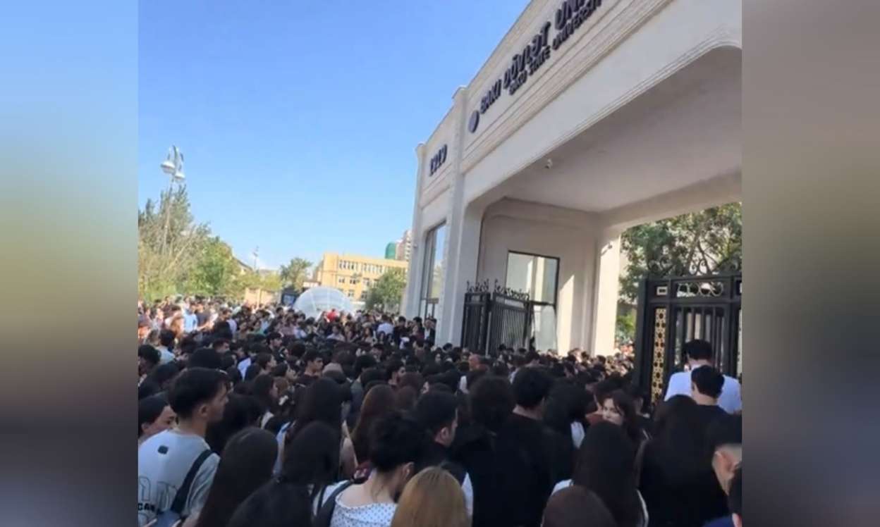 Bakı Dövlət Universitetinin qarşısındakı izdihamın SƏBƏBİ  