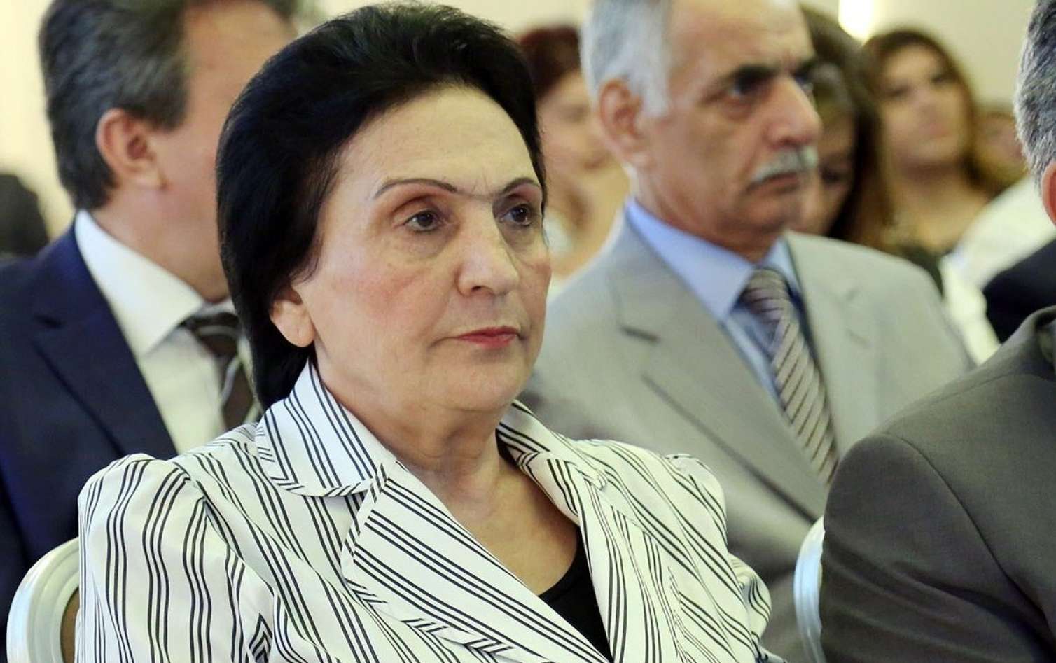 Nulana Əliyeva 6 ay müddətinə həbs edilə bilər - Hüquqşünas 