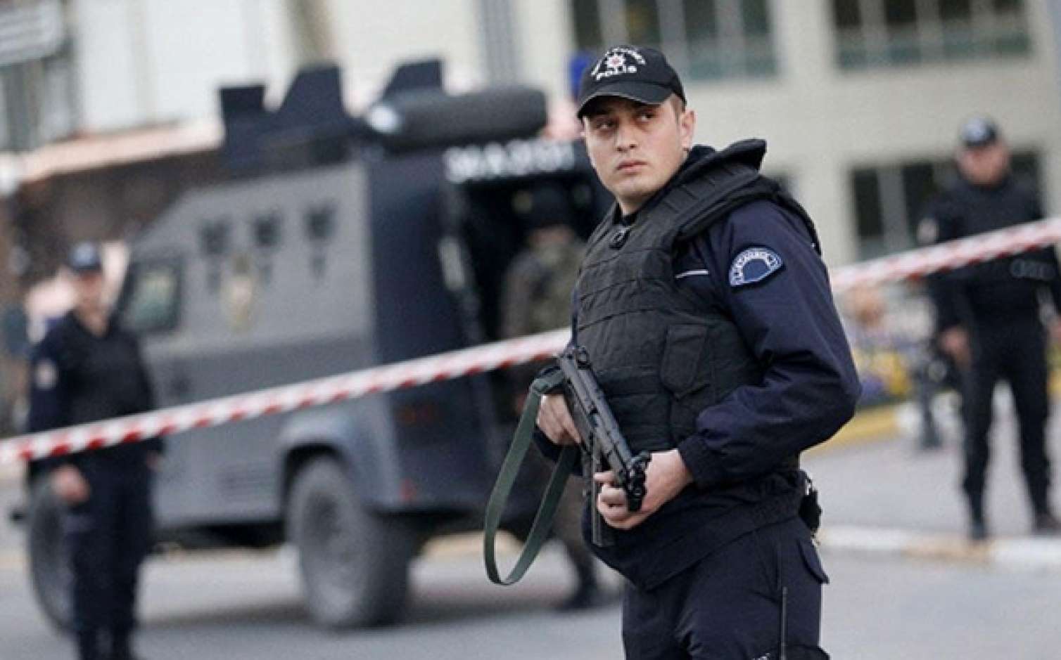 İstanbulda terror həyəcanı -  İki canlı bomba saxlanıldı
