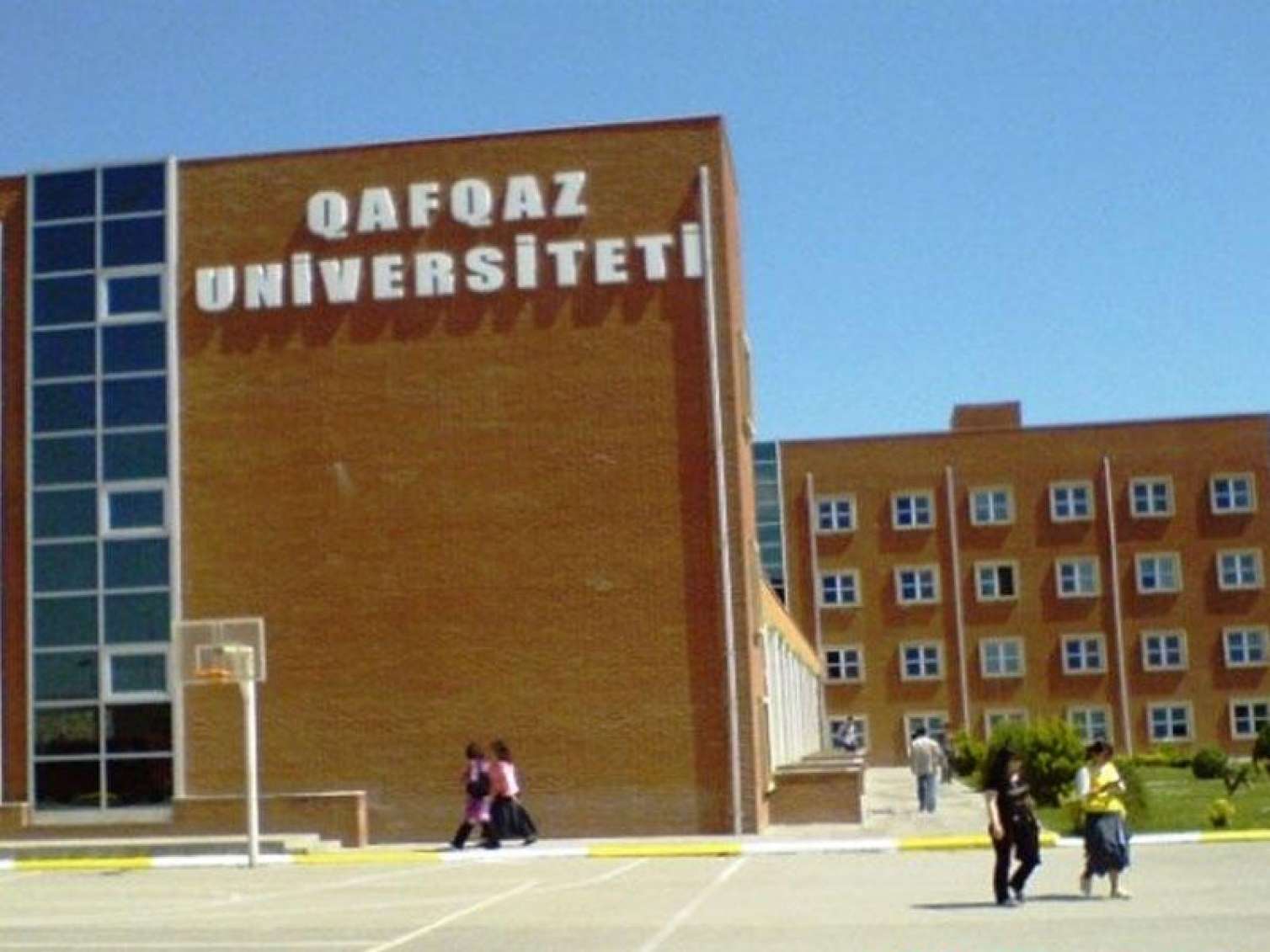Qafqaz Universiteti ləğv olundu 