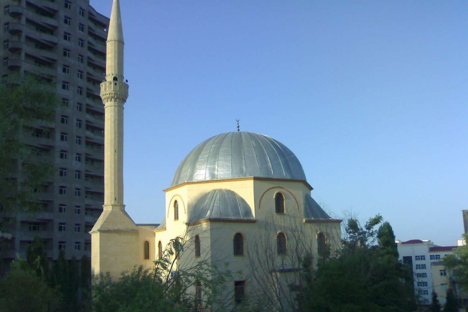 Bakıdakı “İlahiyyat” məscidi bağlanır -  Son namaz qılınacaq